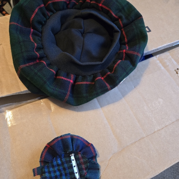 Davidson Clan Modern Tartan - Tamoshanter & Scot blossom with pin - Picture 2 of 2